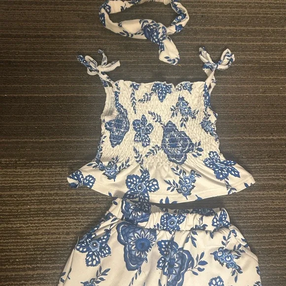 Baby Toddler White 3-Piece Floral Set with Blue Print - Picture 3 of 4